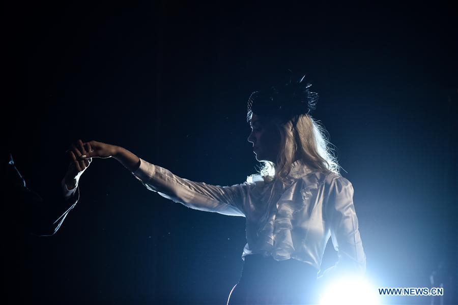 Inaugurado 10o Festival Internacional de Arte Folclórica da China