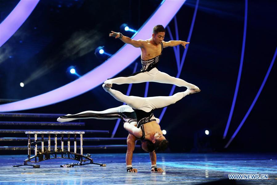 Inaugurado 10o Festival Internacional de Arte Folclórica da China