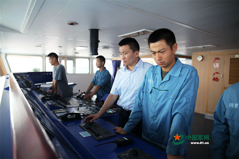 Navios transportadores de foguete zarpam para miss?o do Longa Marcha-5