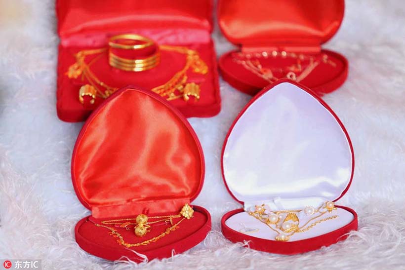 Dan?a, comida e religi?o, tudo sobre um casamento em Xinjiang