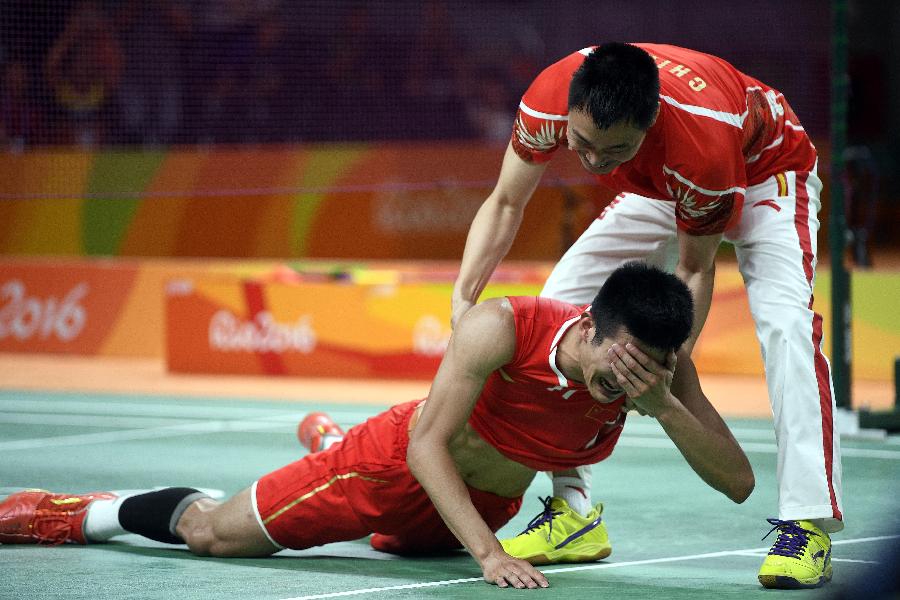 Chen Long consagra-se campe?o olímpico de badminton no Rio 2016