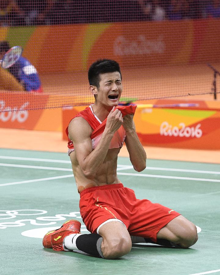 Chen Long consagra-se campe?o olímpico de badminton no Rio 2016