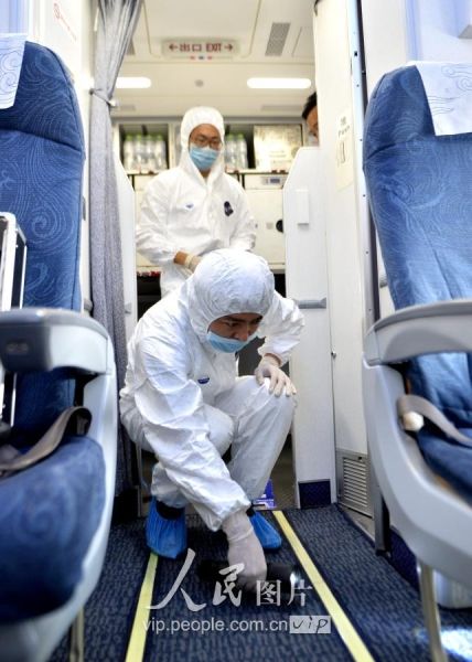 Membros da avia??o civil da China realizam exercício antiterrorista