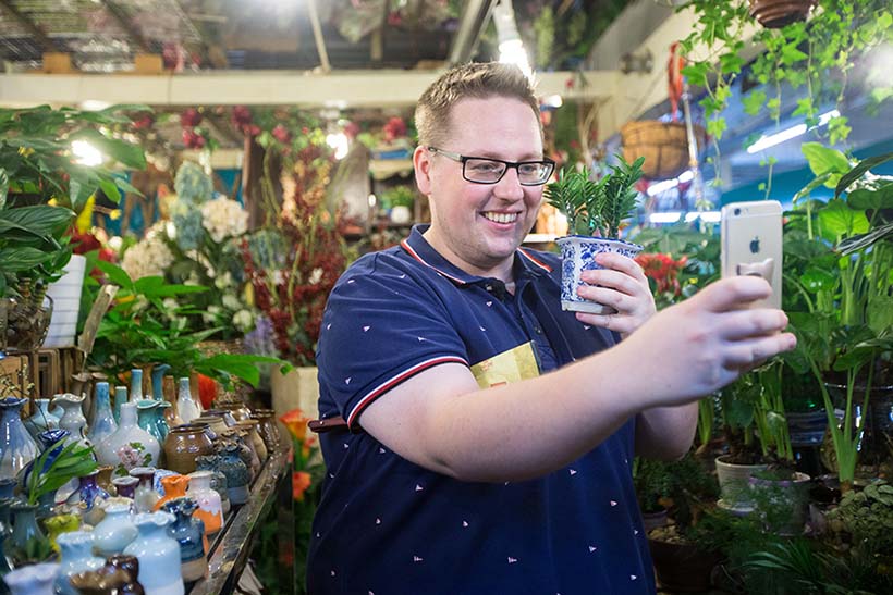 O Futuro está aqui: Estrangeiro viaja sem dinheiro em Hangzhou