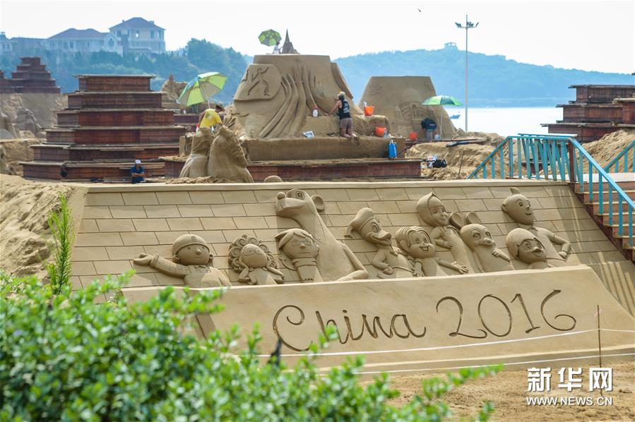 Exposi??o de esculturas em areia recebe chegada do G20
