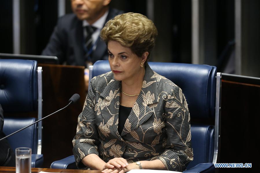 Dilma Rousseff denuncia “golpe” perante senado