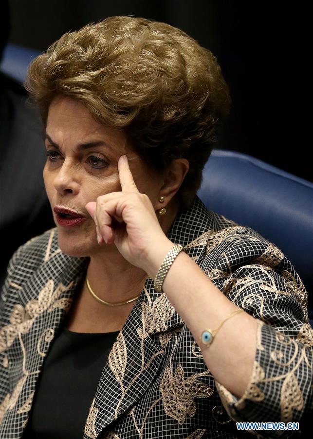Dilma Rousseff denuncia “golpe” perante senado