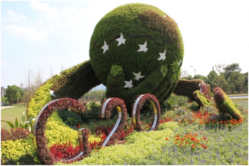 A cidade de Hangzhou, capital da Província Zhejiang, destaca-se pela paisagem urbana, atualmente decorada a rigor com logotipo do G20(foto de 1 de setembro). (Diário do Povo /Huang Fahong)