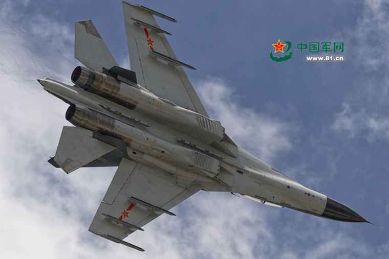 For?a Aérea da China realiza exercício militar aberto ao público na província de Liaoning