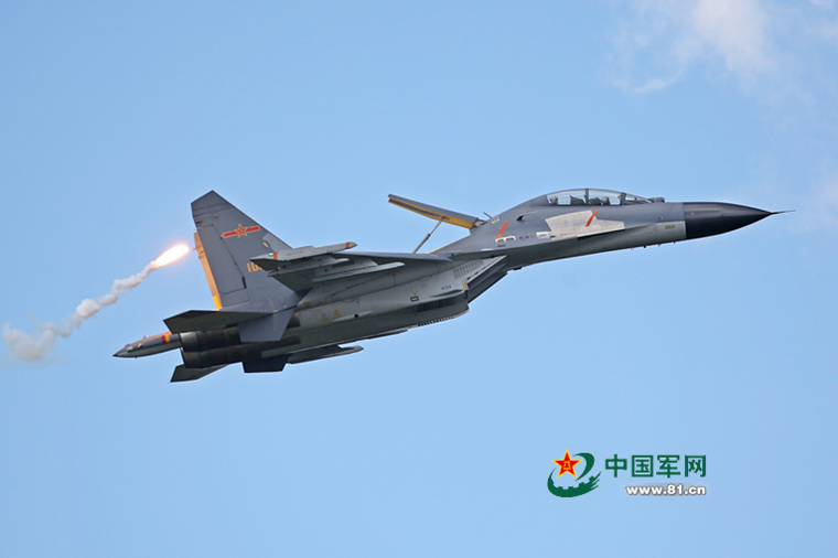 For?a Aérea da China realiza exercício militar aberto ao público na província de Liaoning