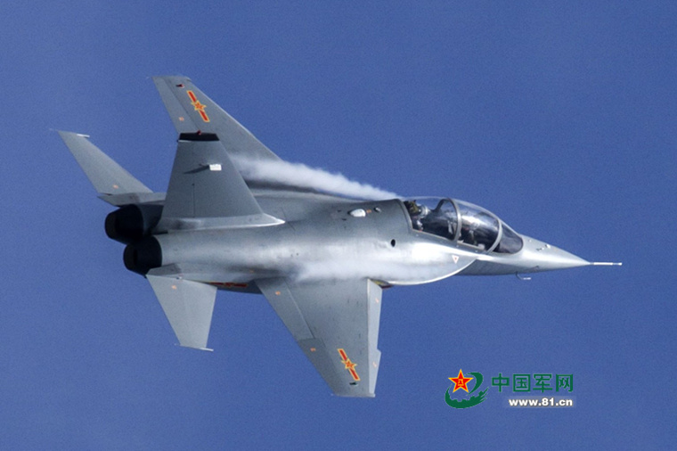 For?a Aérea da China realiza exercício militar aberto ao público na província de Liaoning