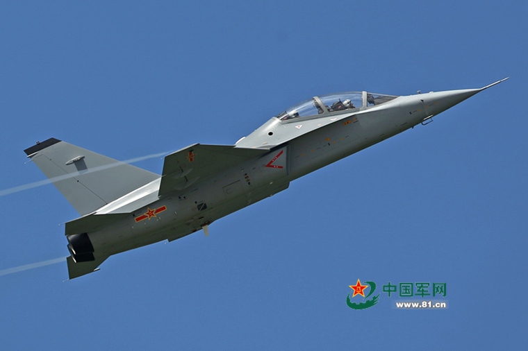 For?a Aérea da China realiza exercício militar aberto ao público na província de Liaoning