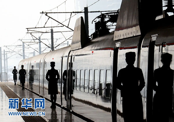 Comprimento total das ferrovias de alta velocidade da China supera 20 mil quil?metros