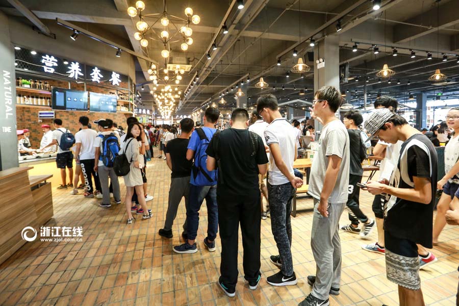 Insólito: Universidade chinesa decora refeitório de forma criativa