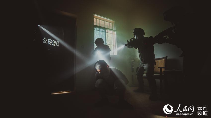 China e Vietn? realizam exercício antiterrorismo conjunto