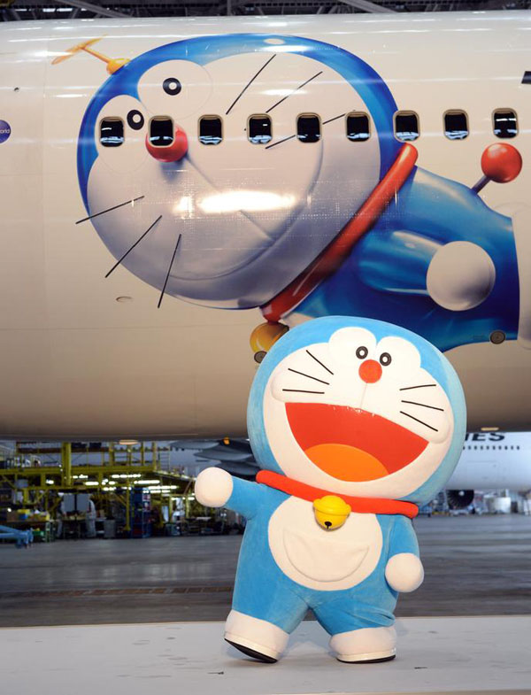 Avi?o temático de Doraemon inaugura sua viagem de Tóquio a Shanghai