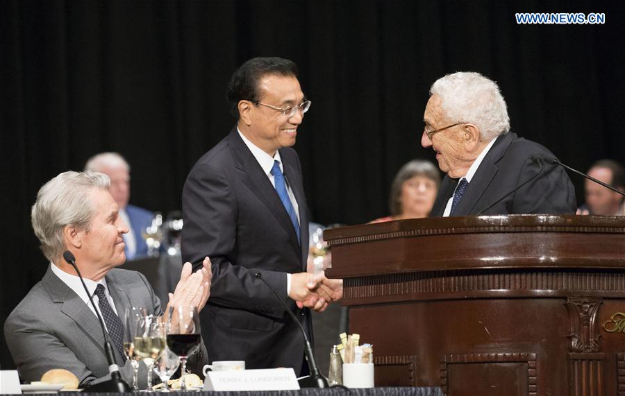 Economia chinesa é capaz de manter crescimento de médio a alto, diz premiê Li