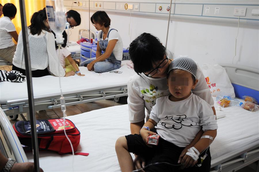 Colis?o entre ?nibus escolar e caminh?o deixa 13 feridos no centro da China