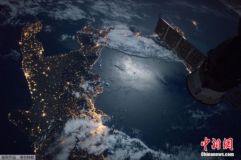 Astronautas publicam fotos da paisagem noturna da Terra