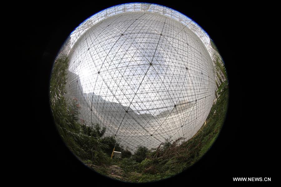 Maior radiotelescópio de abertura única do mundo entra em opera??o na China