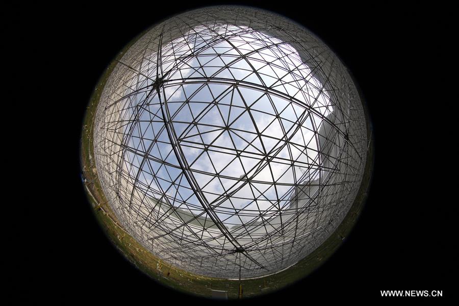 Maior radiotelescópio de abertura única do mundo entra em opera??o na China