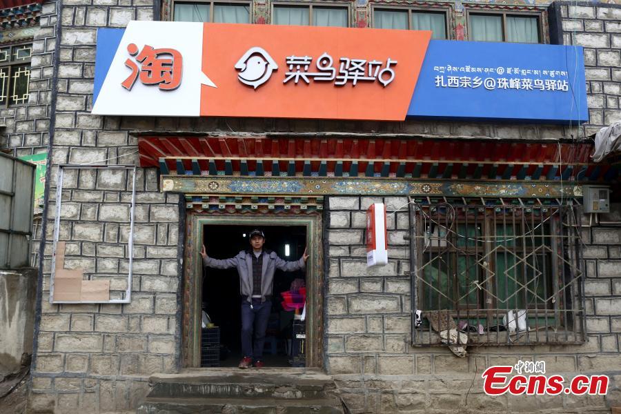 Jovem de 25 anos opera servi?o de entregas no Monte Evereste