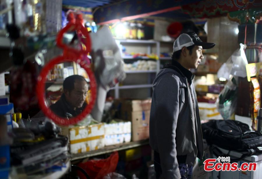 Jovem de 25 anos opera servi?o de entregas no Monte Evereste