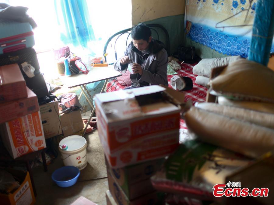 Jovem de 25 anos opera servi?o de entregas no Monte Evereste