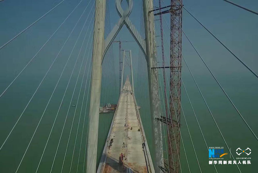 Maior ponte sobre mar no mundo dá mais um passo rumo à conclus?o