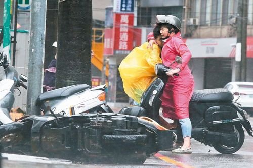 Tuf?o Megi deixa 4 mortos e 268 feridos em Taiwan