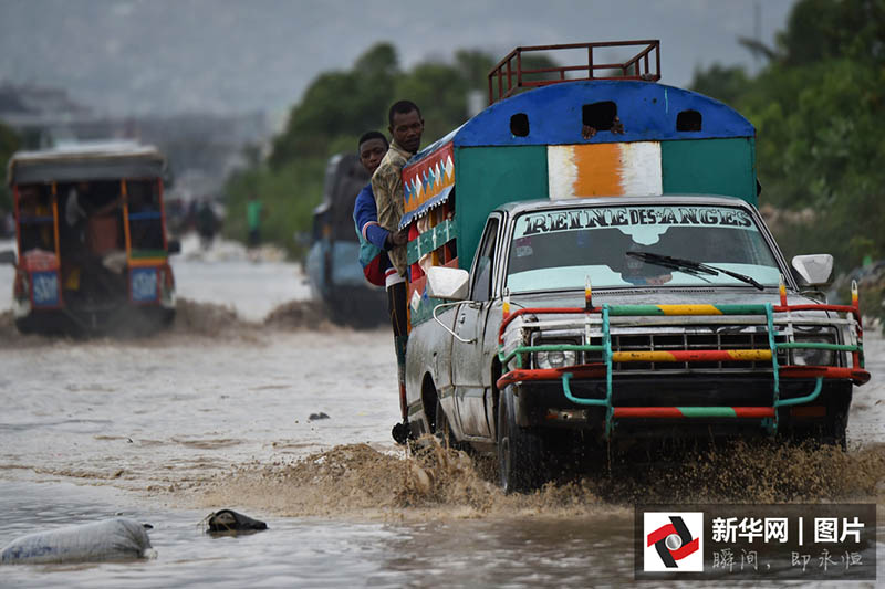 Passagem do furac?o “Matthew” pela Flórida deixa 800,000 famílias sem acesso a eletricidade