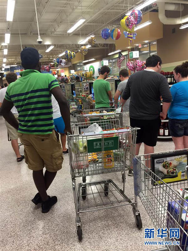 Passagem do furac?o “Matthew” pela Flórida deixa 800,000 famílias sem acesso a eletricidade