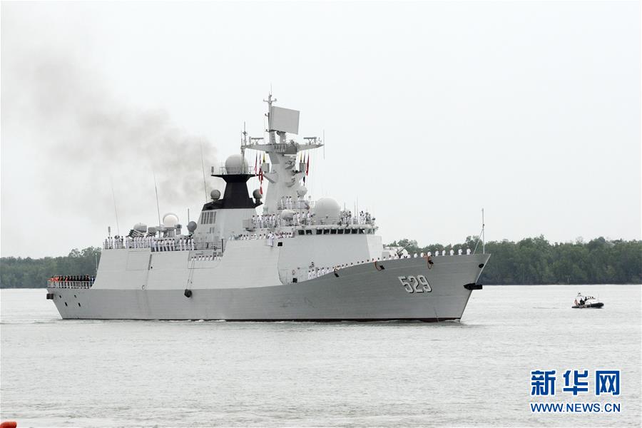 Frota de navios de escolta da China visita a Malásia