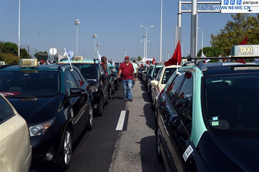 Manifesta??o de taxistas causa congestionamentos em Portugal