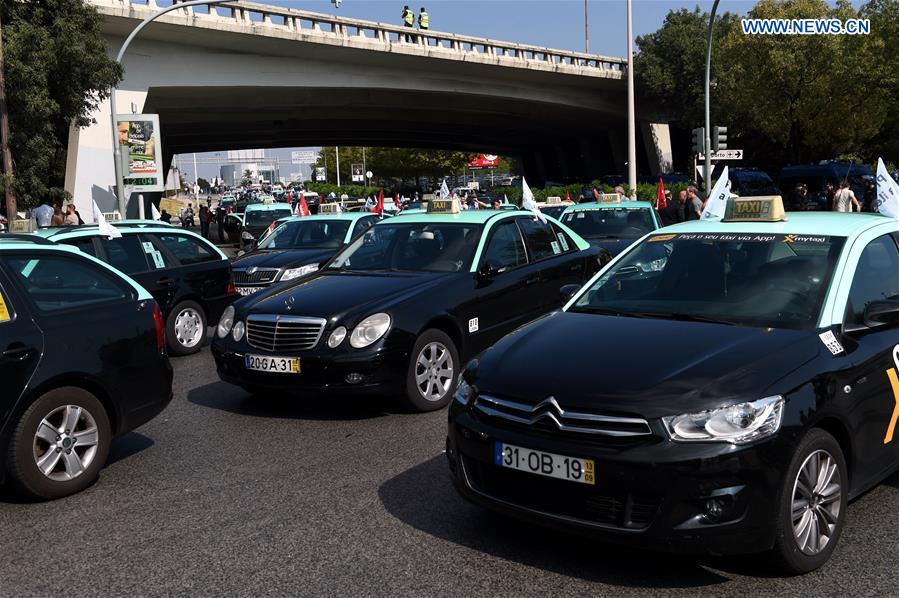 Manifesta??o de taxistas causa congestionamentos em Portugal
