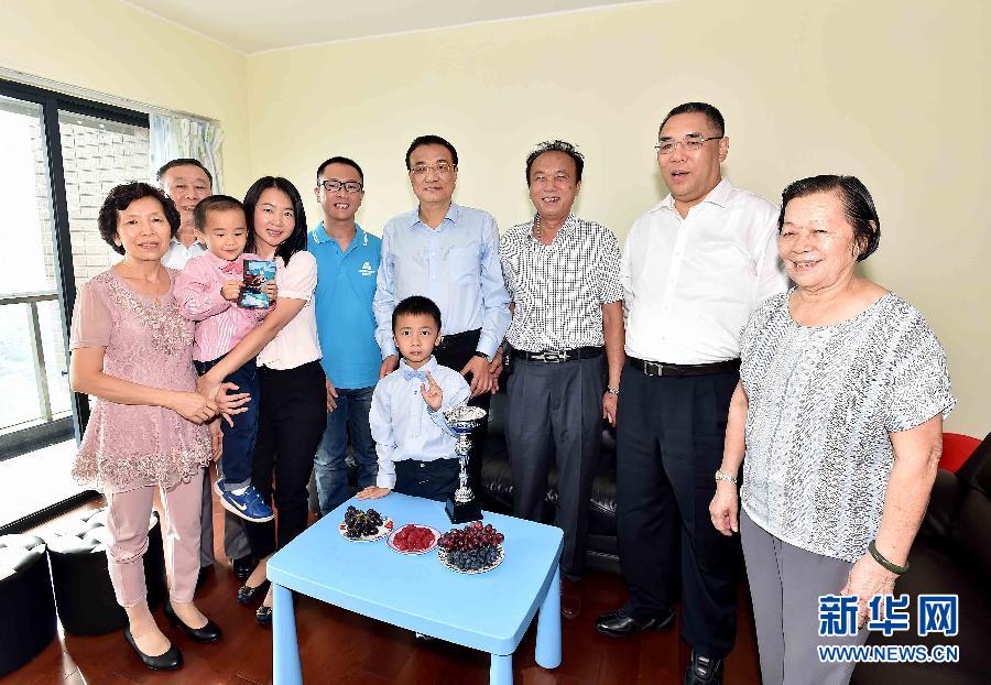 Primeiro-ministro Li Keqiang inspeciona Macau