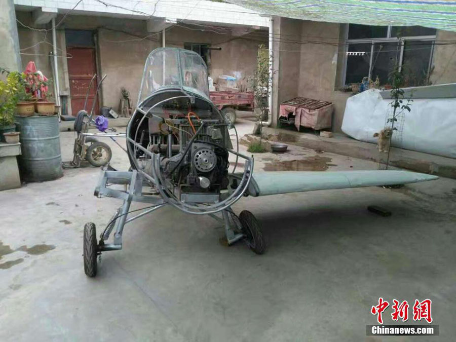 Agricultor chinês constrói “avi?o caseiro”