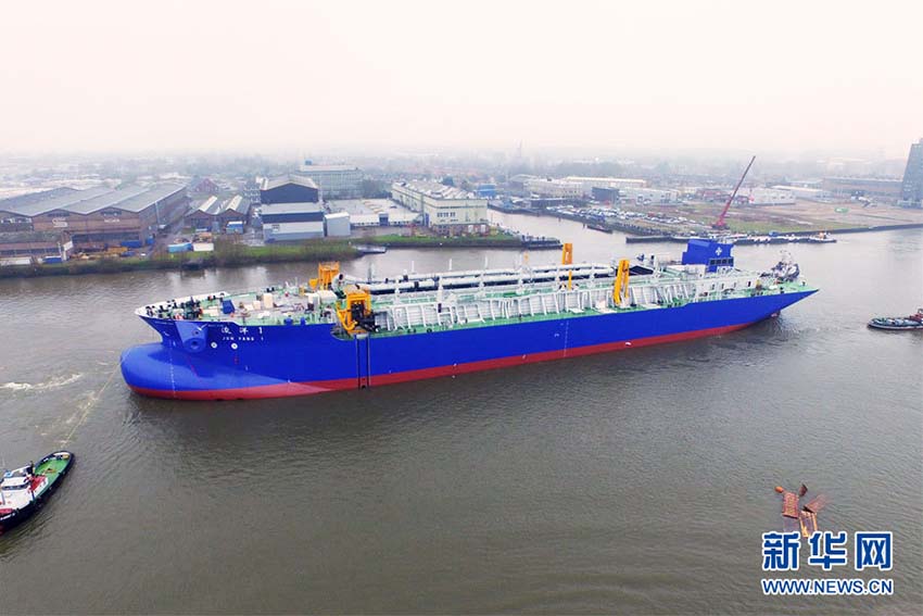 Maior draga da ásia inicia opera??es