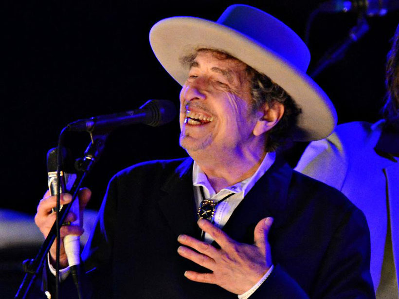 “Maior poeta vivo”, Bob Dylan ganha Prêmio Nobel de Literatura