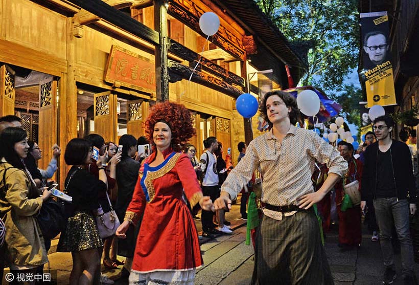 Festival de Teatro de Wuzhen é inaugurado em Zhejiang