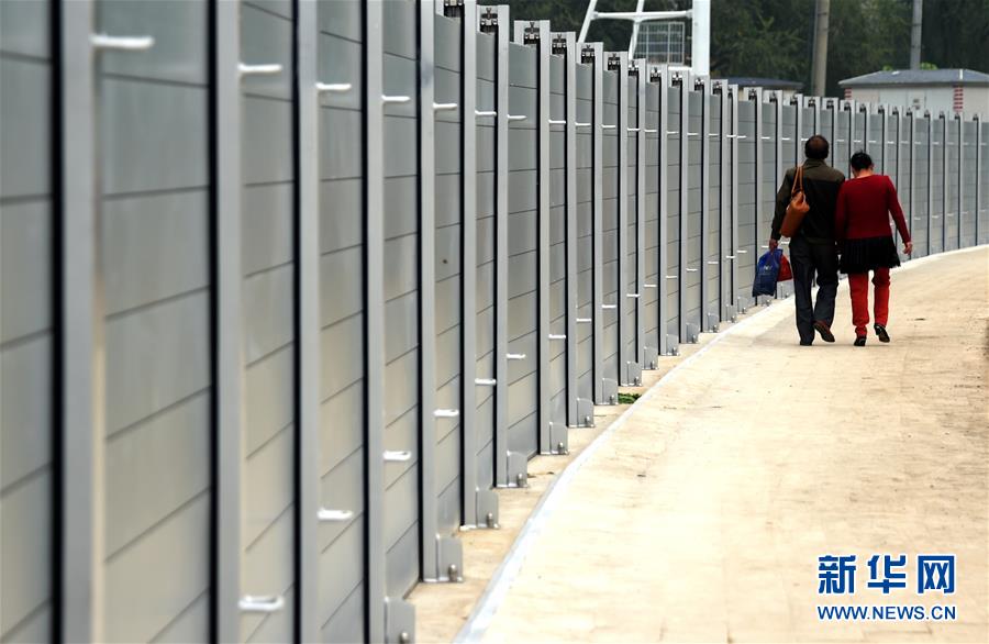 Parede de preven??o de inunda??es construída no centro da China