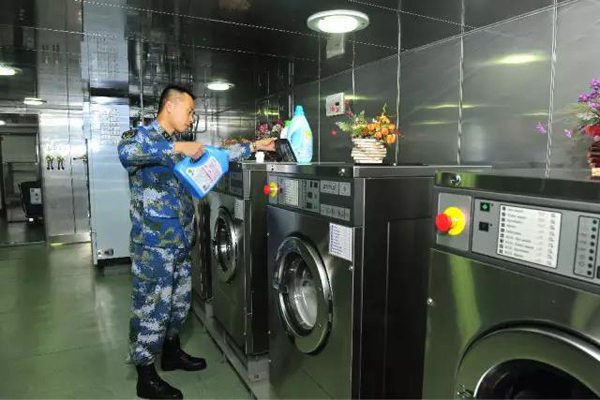 Dia-a-dia a bordo porta-avi?es Liaoning