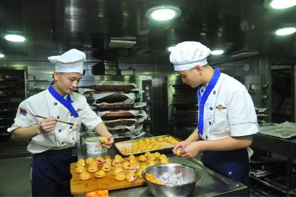 Dia-a-dia a bordo porta-avi?es Liaoning