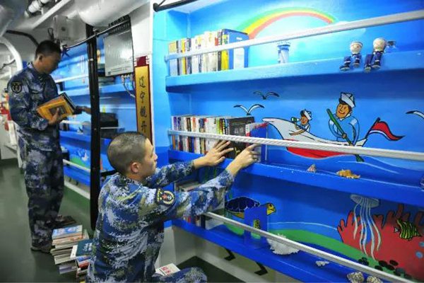 Dia-a-dia a bordo porta-avi?es Liaoning