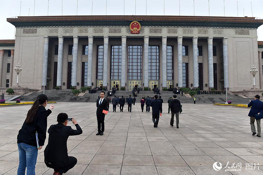 Xi Jinping: Longa Marcha é um “momento imponente” no rejuvenescimento da na??o chinesa
