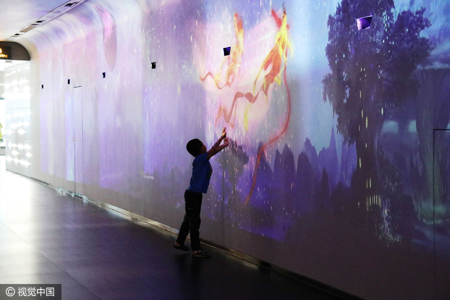 Inaugurado “Túnel no Espa?o-Tempo” no aeroporto de Guangzhou