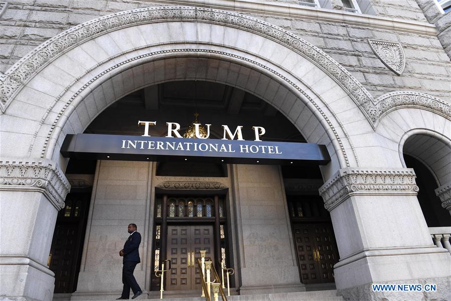 Trump participa da cerim?nia de abertura de hotel em nome próprio