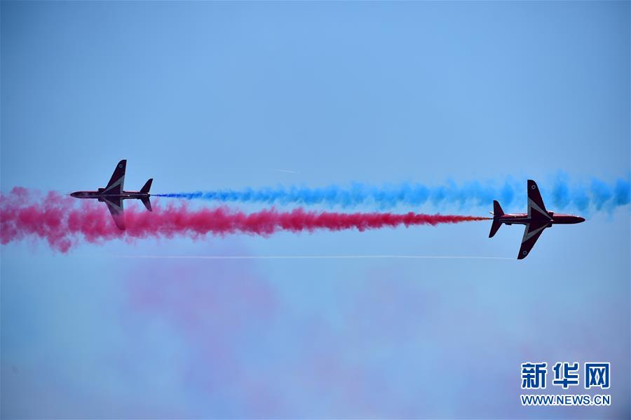 “Red Arrows” britanicos fazem demonstra??o na China