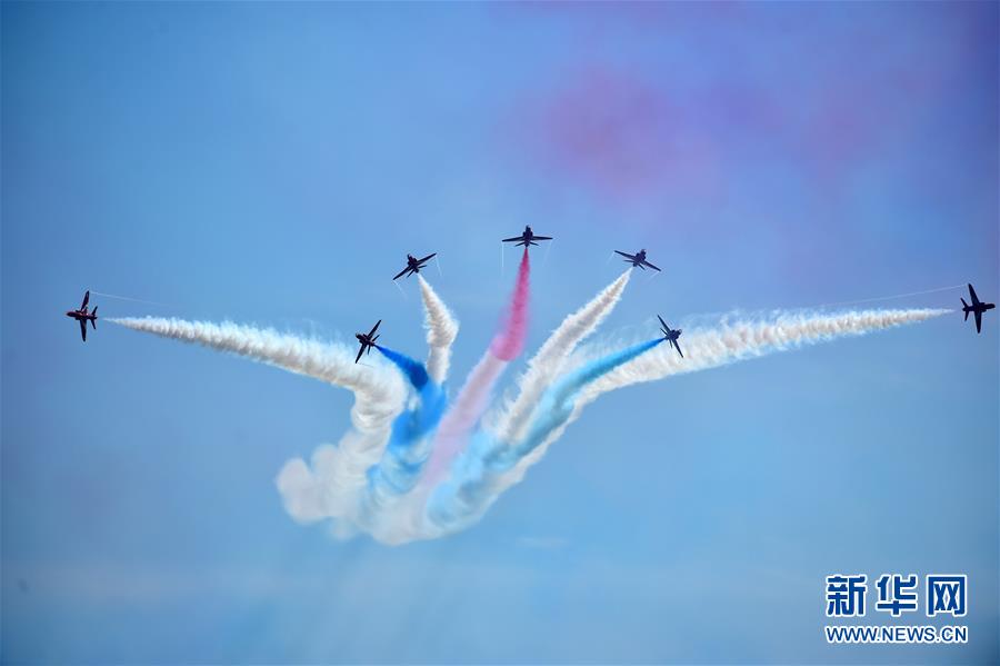 “Red Arrows” britanicos fazem demonstra??o na China