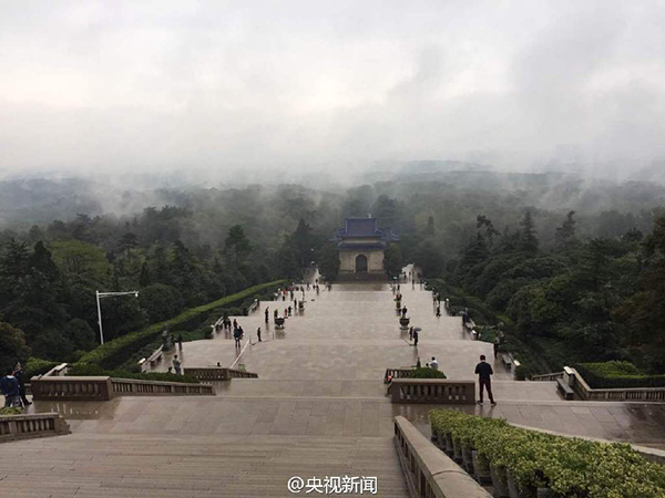 Líder do KMT de Taiwan paga tributo à Sun Yat-sen